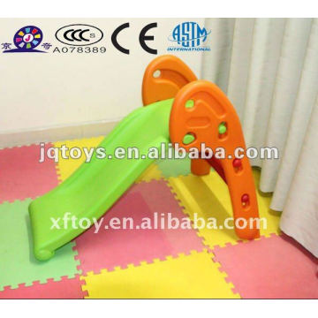 Equipamentos de playground para crianças